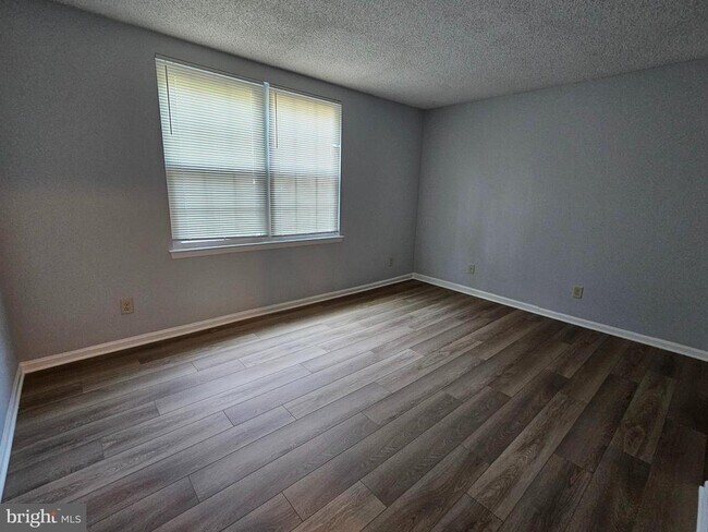 Foto del edificio - 12109 Greenway Ct