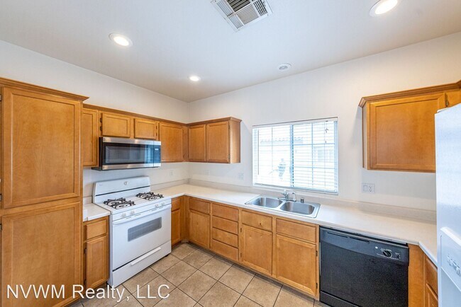Building Photo - 3 br, 2.5 bath House - 6351 Blushing Willo...