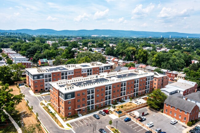 Foto del edificio - Foundry Square Senior Apartments