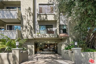 Building Photo - 1506 S Bentley Ave