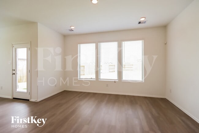 Building Photo - 23709 Pagliano Ct
