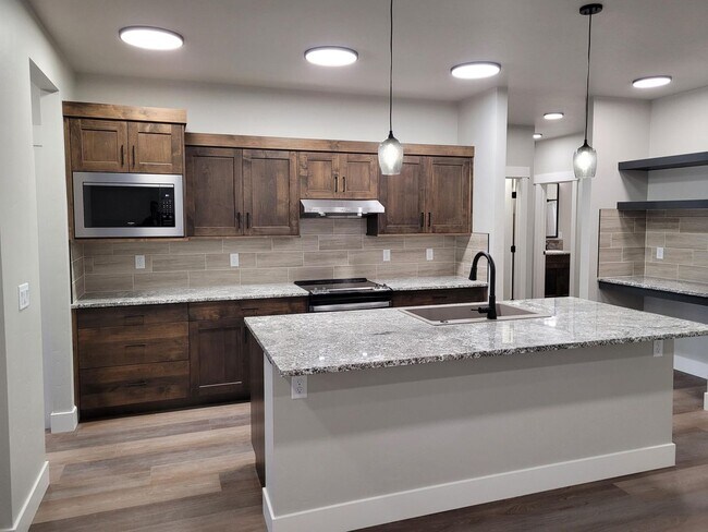 Foto del edificio - Stunning Townhome In Meridian!