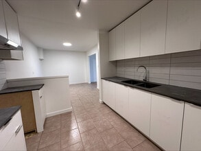 Building Photo - 1480-1480 Boundary Crescent