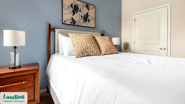 Building Photo - 4050 W Pine Blvd