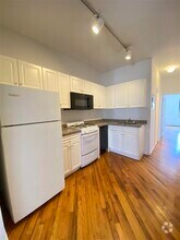 Building Photo - 407 1st St