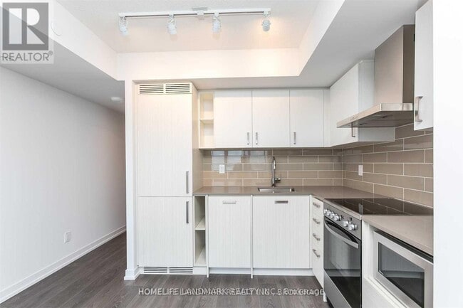 Building Photo - 125 Redpath Ave