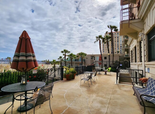 Building Photo - 1030 E Ocean Blvd