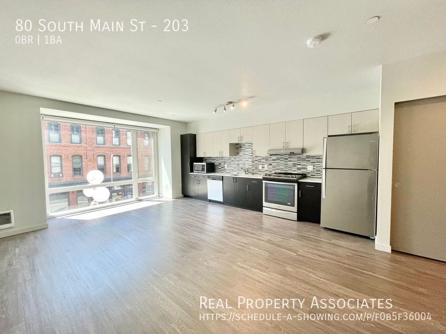 Photo - 80 South Main St-203