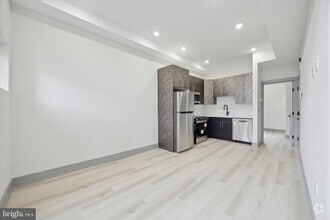 Building Photo - 251 S 12th St