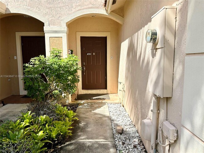 Building Photo - 5747 Isles Cir