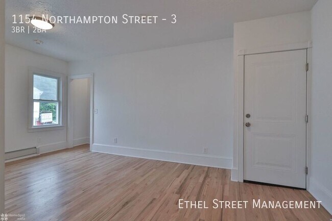 Foto del edificio - 1154 Northampton St