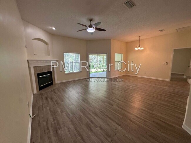 Foto del edificio - 533 Alice Cove Ct