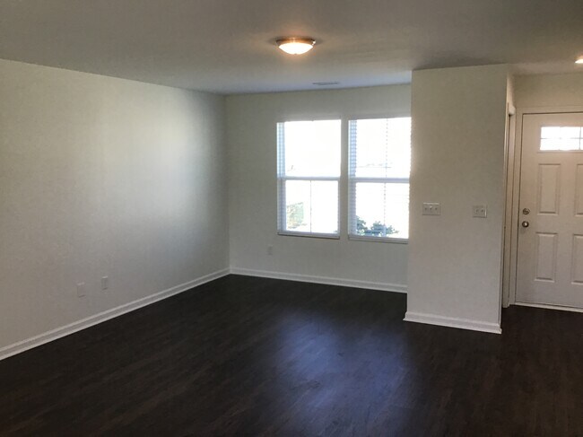 Building Photo - 104 Castlebrook Drive