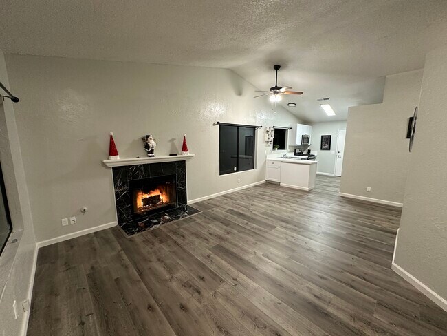 Foto del edificio - 14334 Poplar St