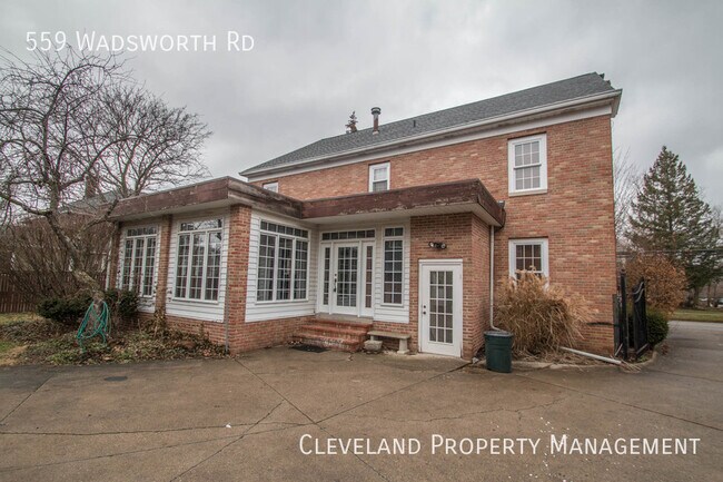 Building Photo - Large Brick Colonial