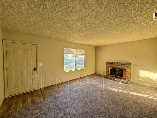 Building Photo - 4740 Keema Ave