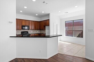 Building Photo - 17215 Fernchase Ct