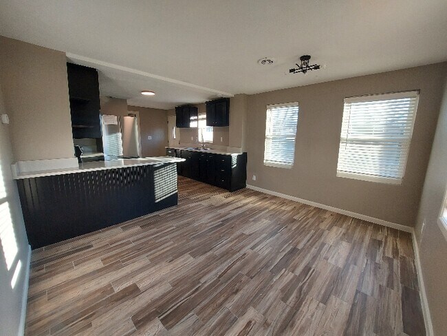 Building Photo - 5818 Weir St