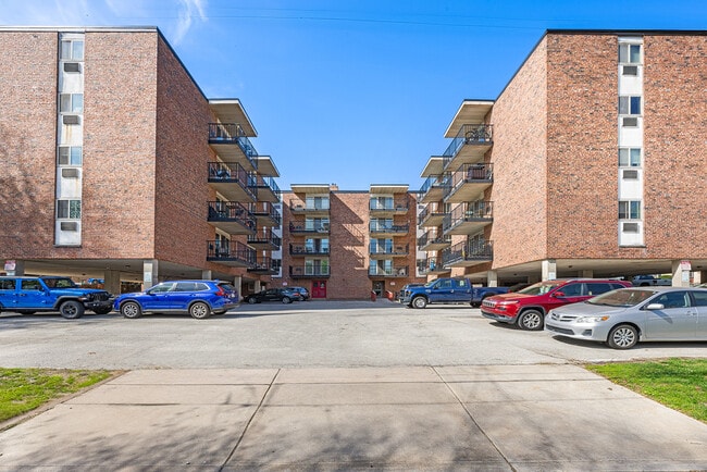 Estacionamiento - Parkwynn Apartments