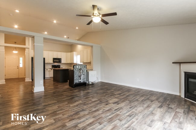 Building Photo - 6575 Enclave Blvd