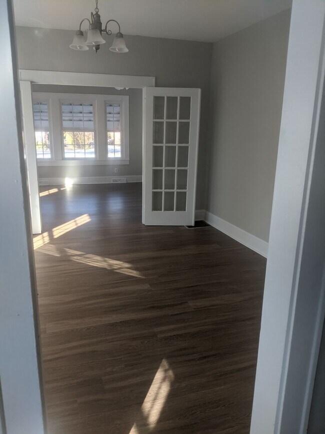 Foto del edificio - 3 bedroom, 1 bath house in Burlington