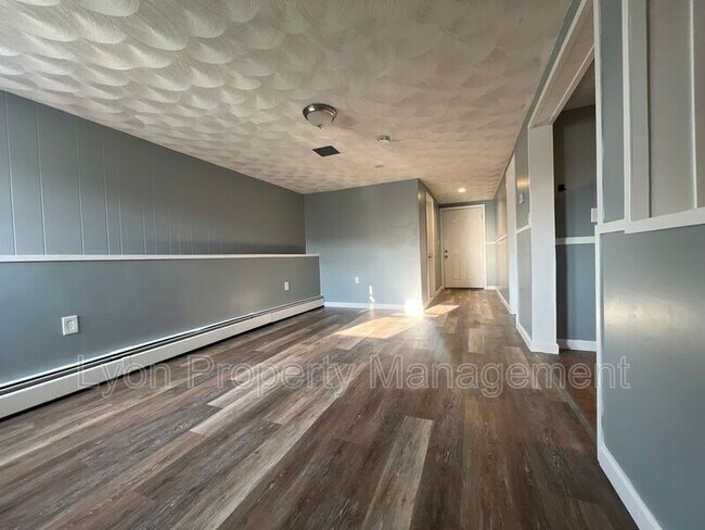 Building Photo - 105 Enfield St