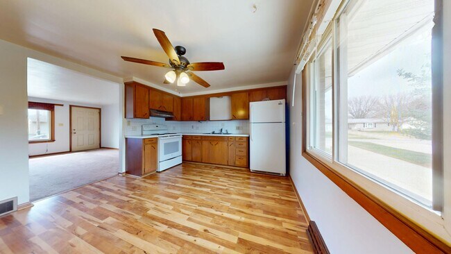 Foto del edificio - Madison School's- 2 Bedroom Brick Ranch with Garage!