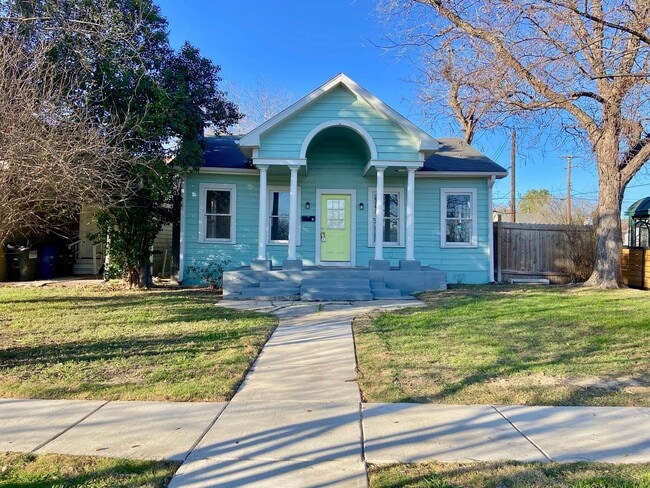 Building Photo - 1047 E Highland Blvd