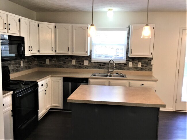 Building Photo - 5891 Eagle Creek Court