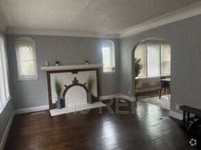 Building Photo - 4400 Buckingham