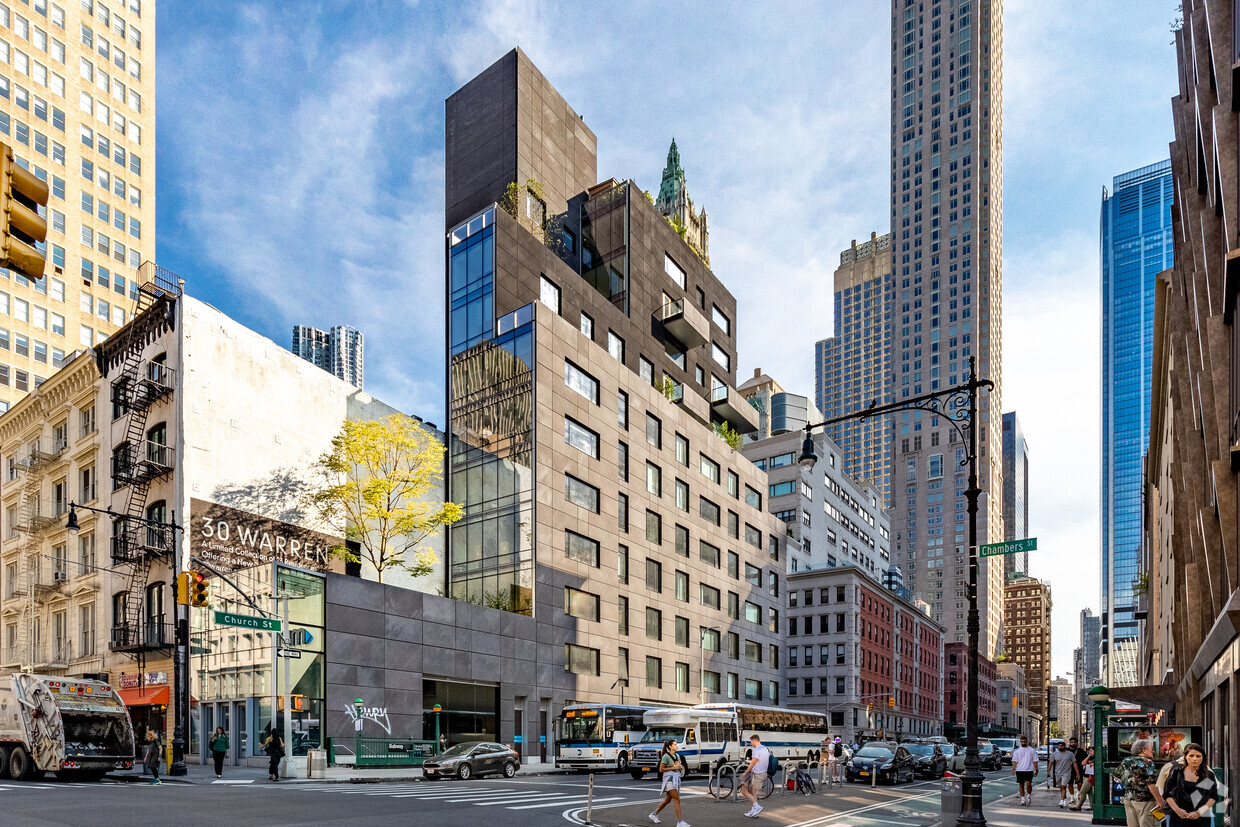 Exterior Building Photo - 102 Chambers St