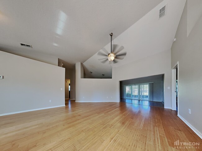 Foto del edificio - 3423 Silver Meadow Way