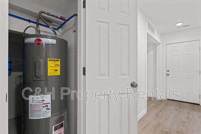 Building Photo - 218 Reda Ln