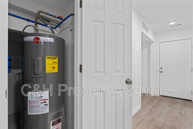 Foto del edificio - 218 Reda Ln