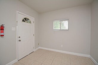 Building Photo - 2117 Thonig Rd