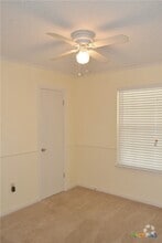 Building Photo - 2401 Ridglea Ct