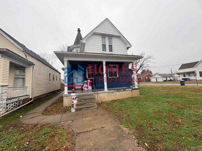 Building Photo - One Bedroom | Upstairs Unit
