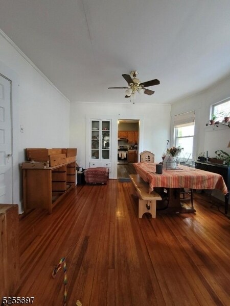 Building Photo - 421 Valley Rd