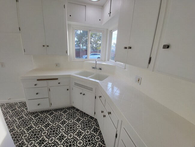 Foto del edificio - 16927 Casimir Ave