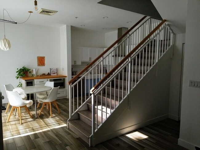 Foto del edificio - Little Italy 2bed Townhouse, Wait, how cut...