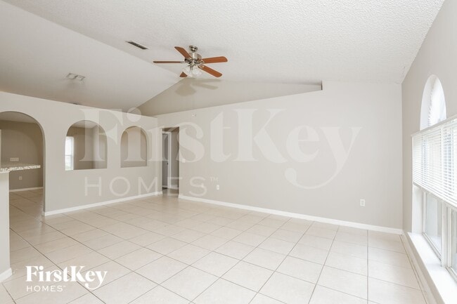 Building Photo - 681 Sauders Rd SE