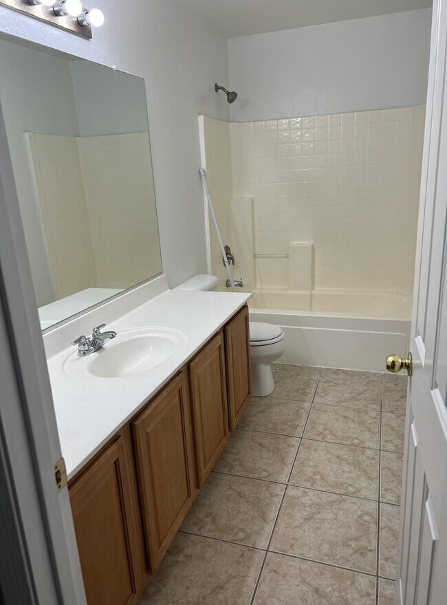 Foto del edificio - 3637 E Parkview Dr