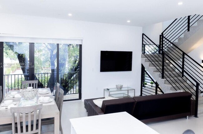 Foto del edificio - 7107 NE 4th Ct