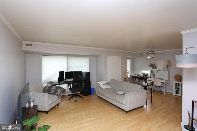 Building Photo - 8877 Tamebird Ct