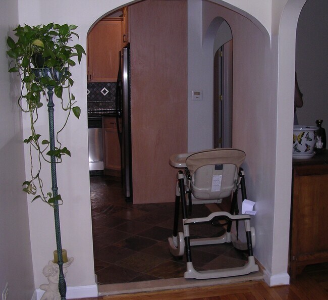 Entry Hallway - 311 Larchmont Acres