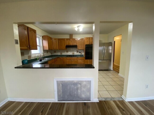Foto del edificio - 573 N 11th St