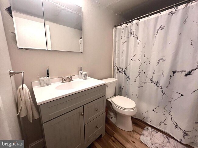 Foto del edificio - 3513 Forest Ln