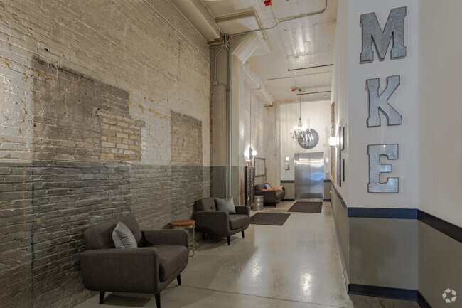 Interior Photo - Mitchell On Water