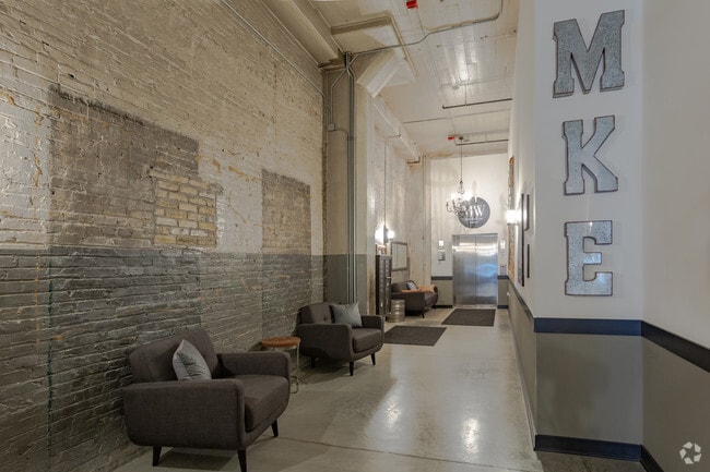 Interior Photo - Mitchell On Water