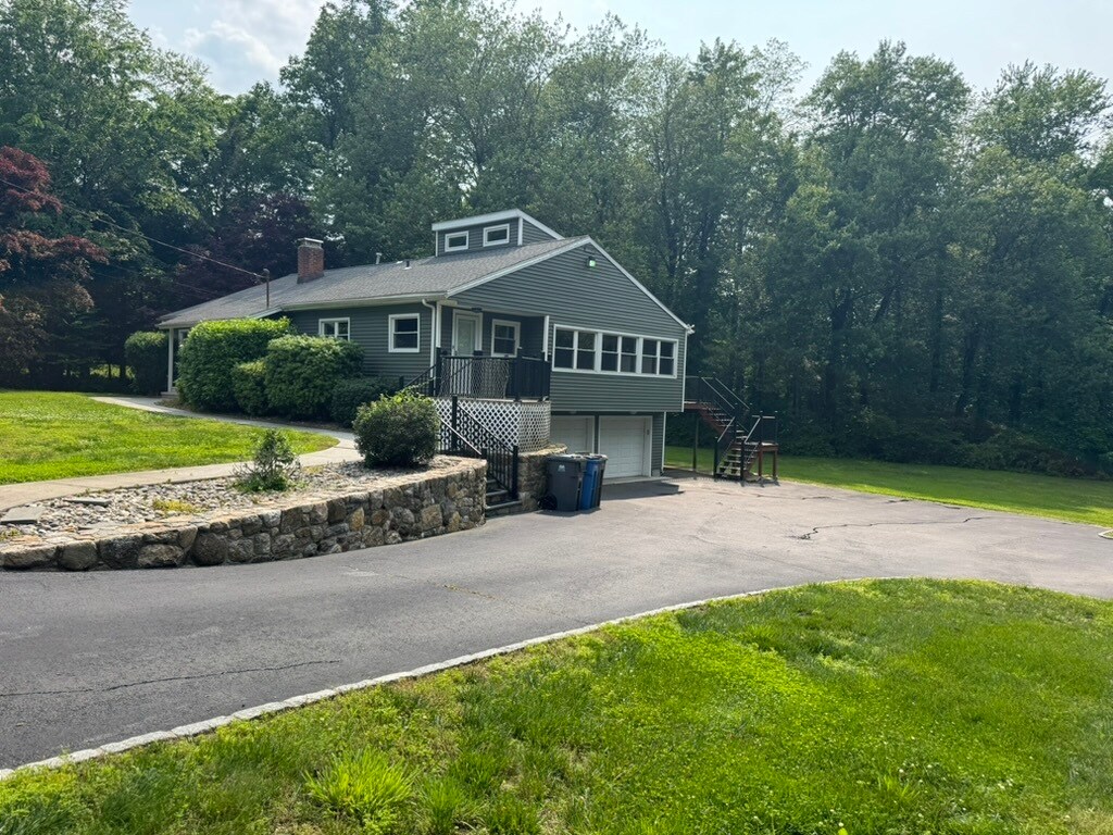Primary Photo - 4891 Madison Ave